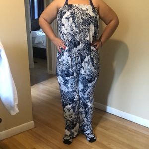 Stretchy navy white jumpsuit 2X. EUC